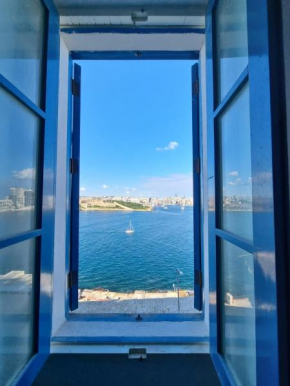 Extraordinary views in a holiday home in Valletta